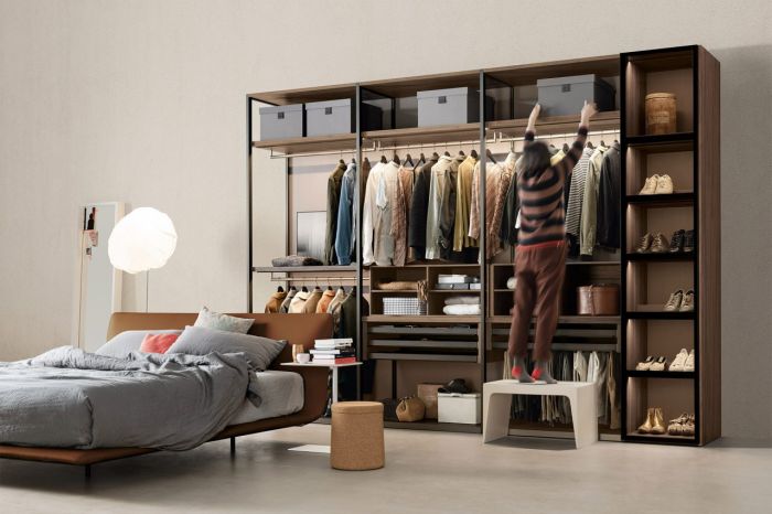 Aria Kristalia - Wardrobe / Walk-in Closet