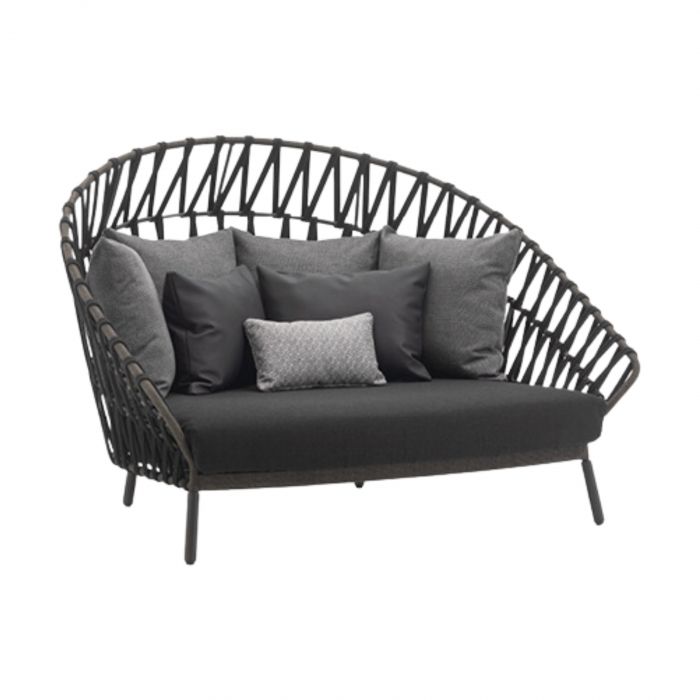 Emma Cross Varaschin - Daybed exterior