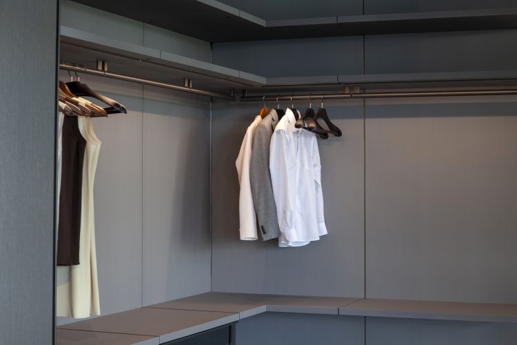 When to choose the hinged door, sliding door or wardrobe cabinet